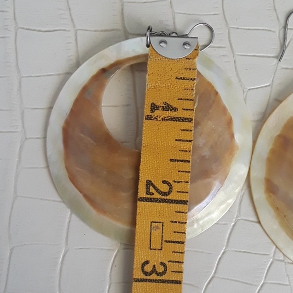 Shell earrings - Picture 6 of 6